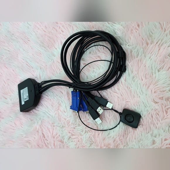 Tripp Lite 2-Port USB VGA Cable KVM Switch with Cables & USB Peripheral Sharing - Picture 8 of 12